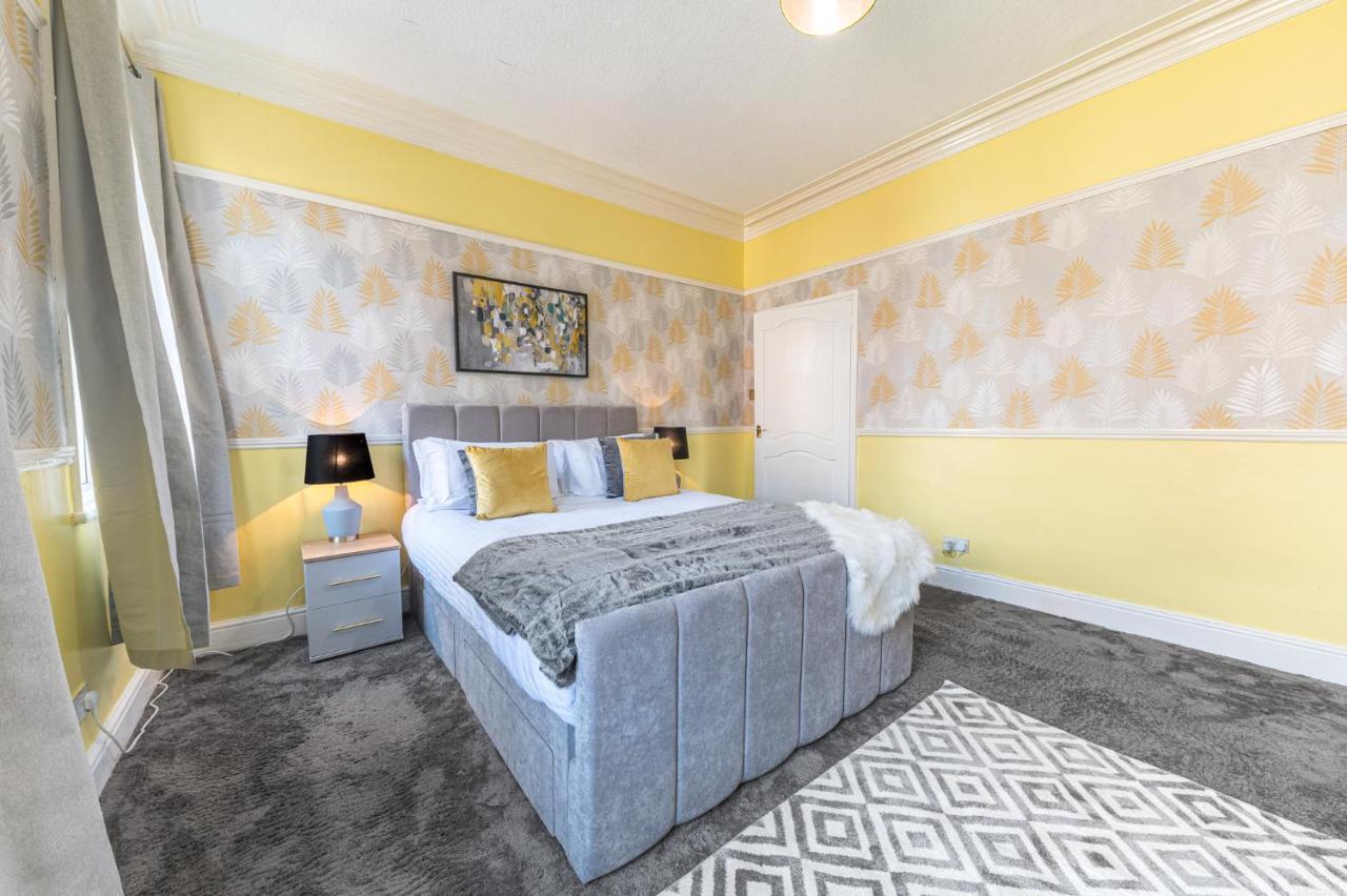 Stylish Luxury Large 4Br Kingbed Apartment Barrow-in-Furness Exterior photo