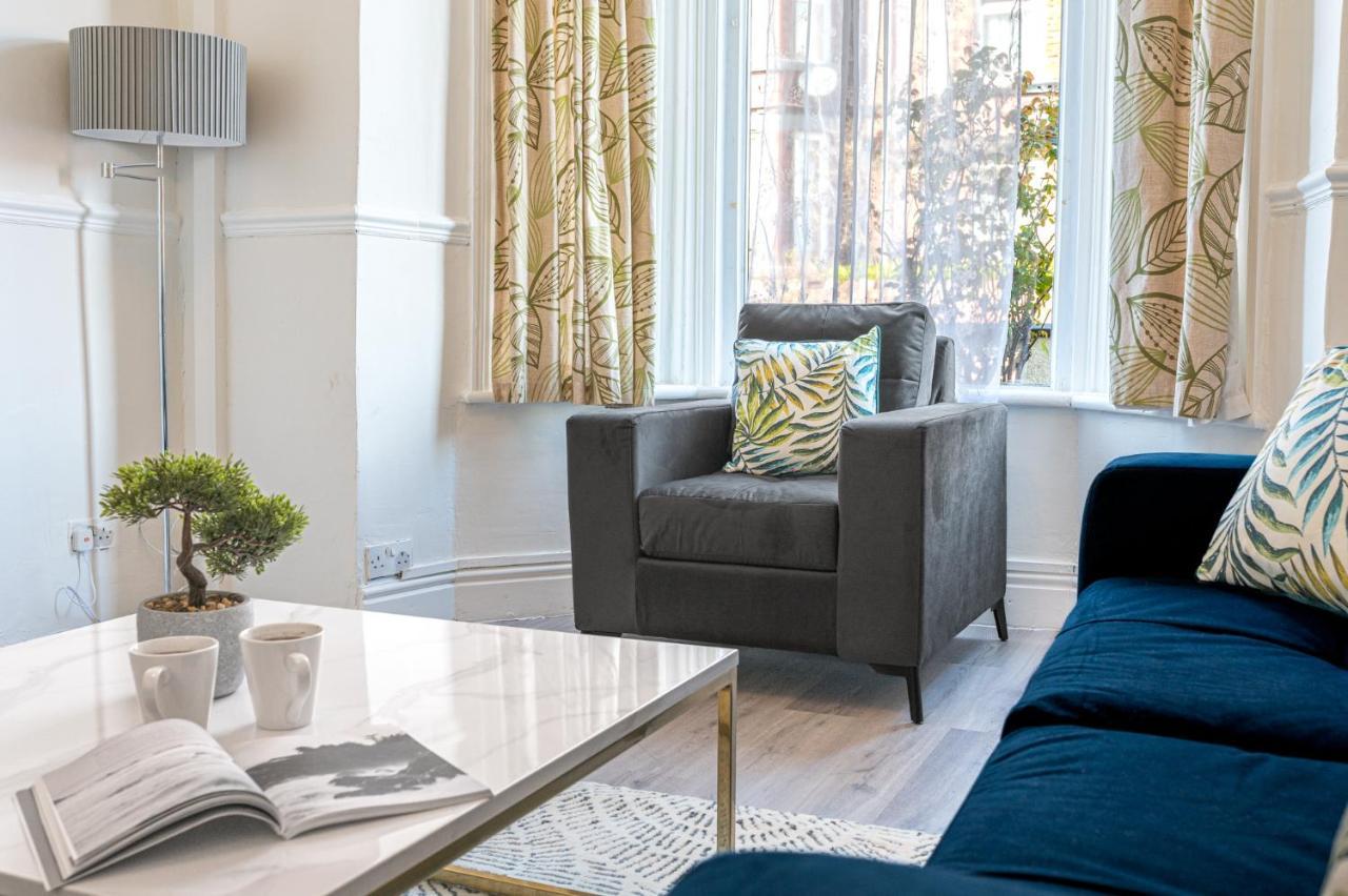 Stylish Luxury Large 4Br Kingbed Apartment Barrow-in-Furness Exterior photo