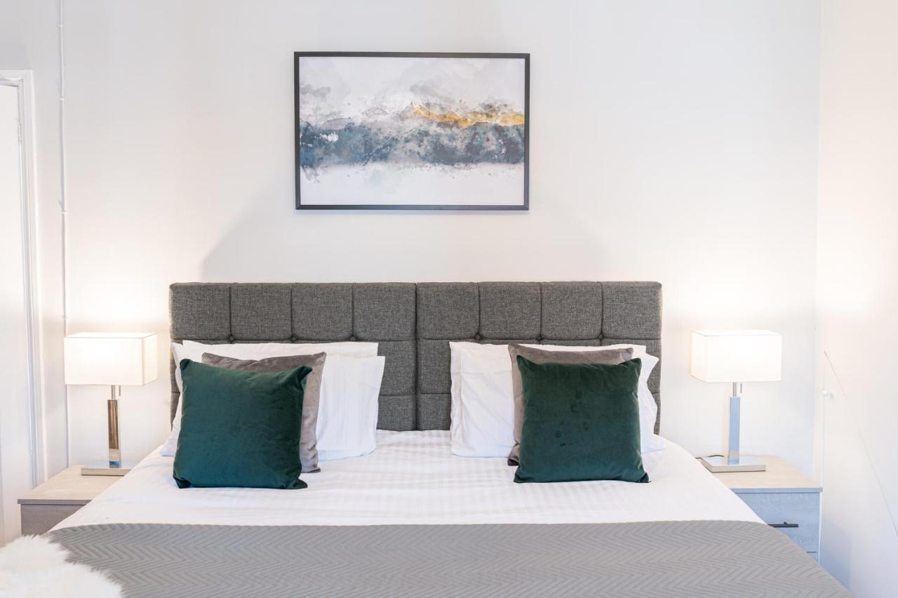 Stylish Luxury Large 4Br Kingbed Apartment Barrow-in-Furness Exterior photo