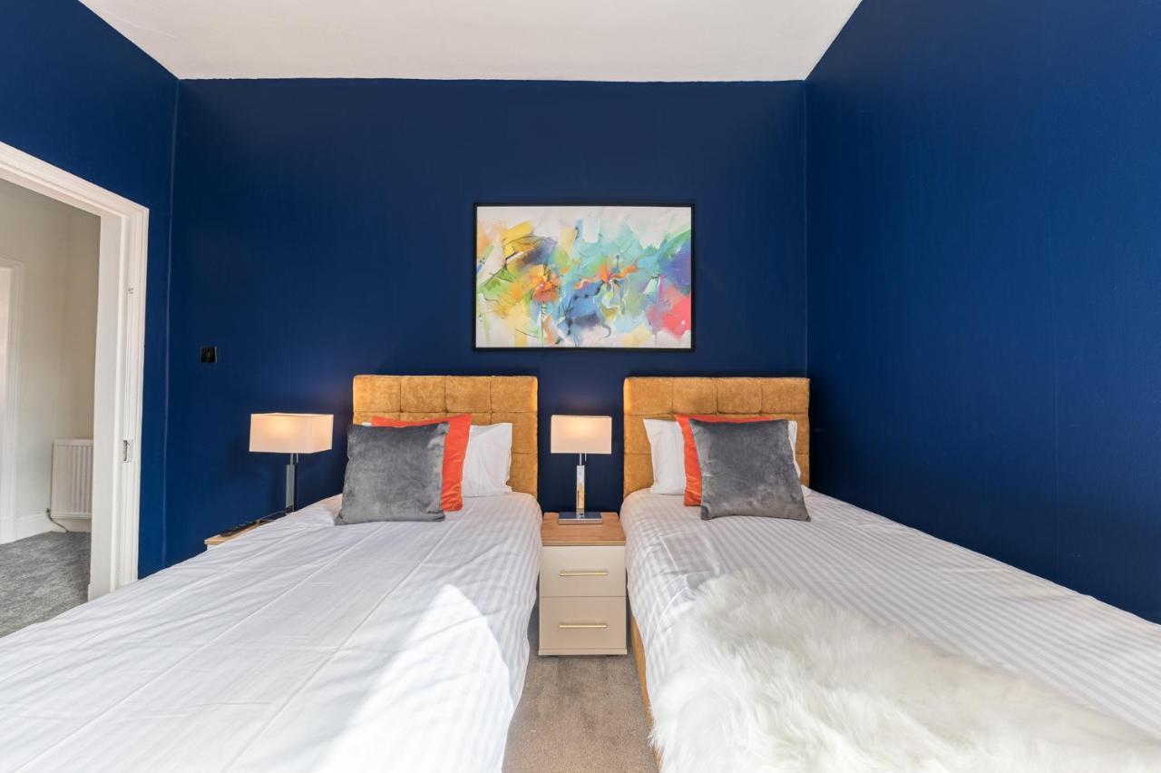 Stylish Luxury Large 4Br Kingbed Apartment Barrow-in-Furness Exterior photo