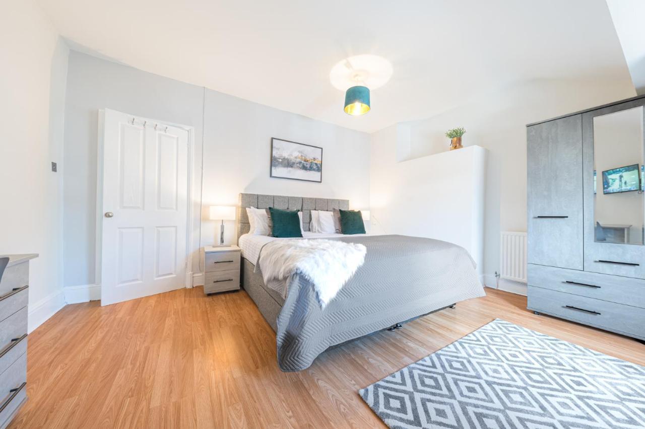 Stylish Luxury Large 4Br Kingbed Apartment Barrow-in-Furness Exterior photo